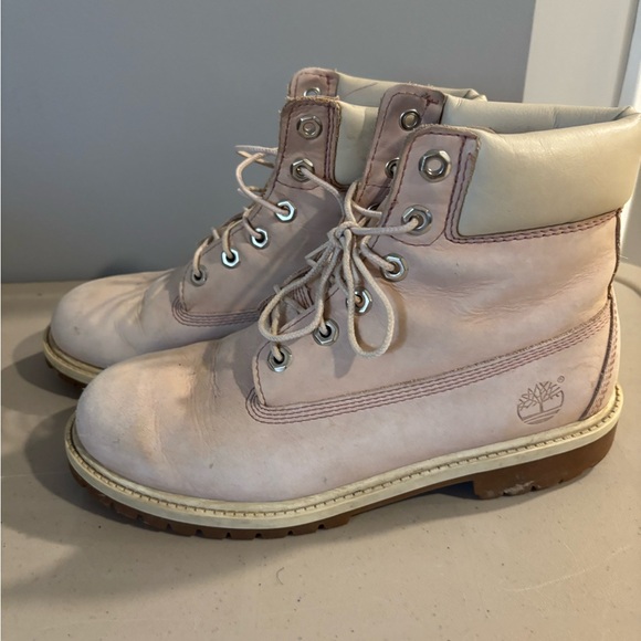 Used Women’s timberland waterproof boots - Picture 1 of 1